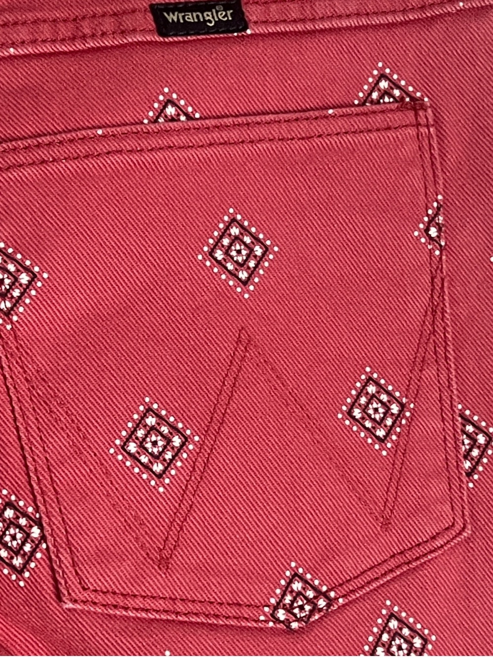 NWT Wrangler Women's High Rise Bold Boot Jean Red Diamond Bay 4/27 x 32 - Picture 5 of 17